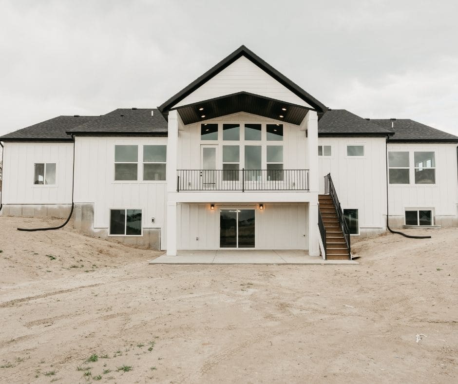 beautiful white new custom home by 10x Builders in Orem, utah